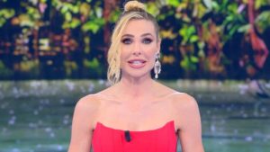 Il look di Ilary Blasi indossato a L'Isola dei Famosi