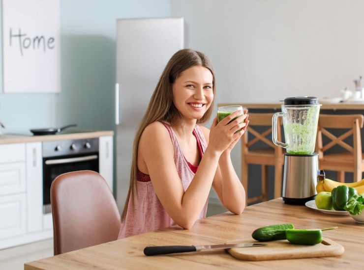 Frullato fatto in casa con ingredienti naturali